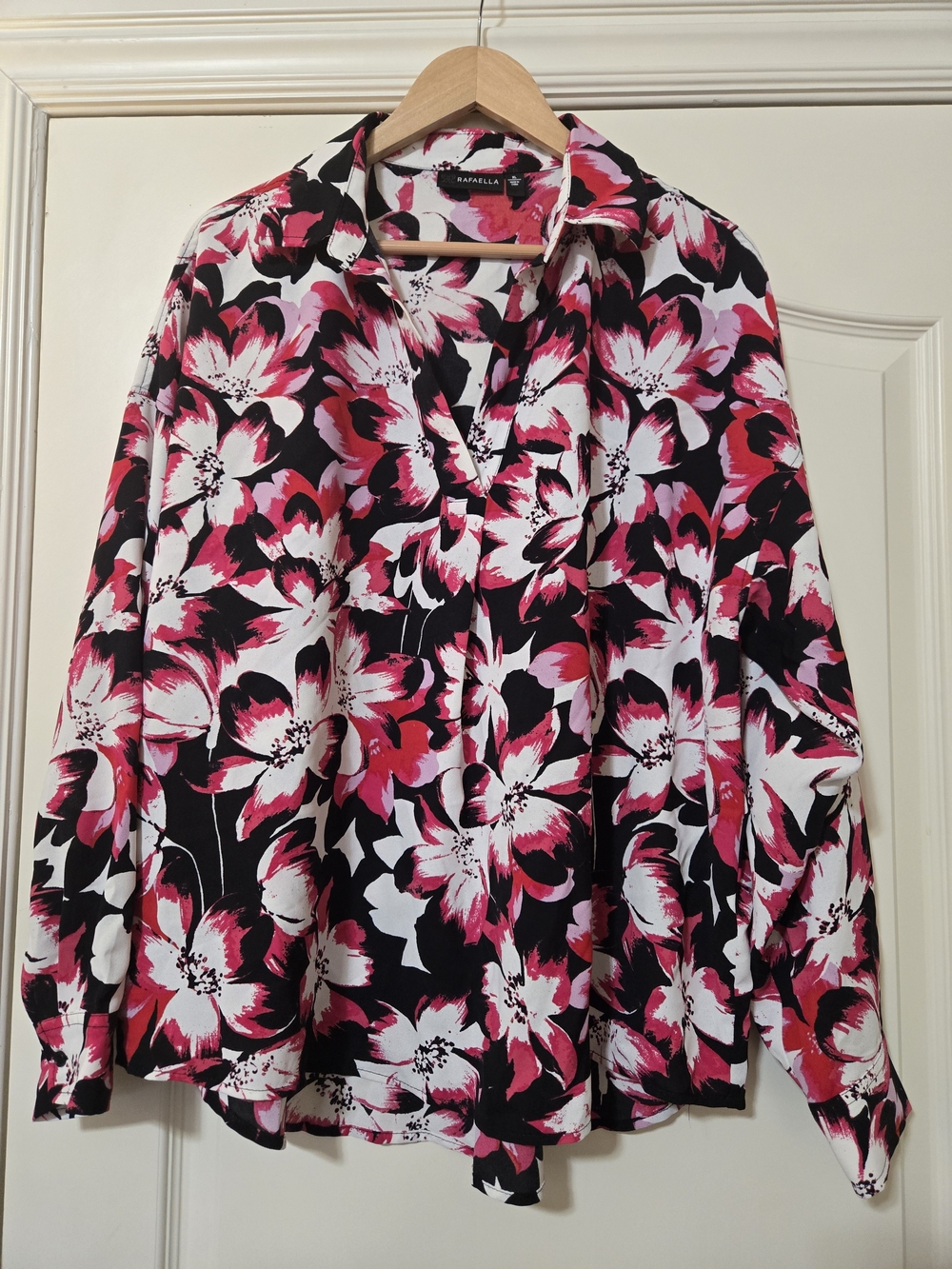 Rafaella Black White Pink Floral V-Neck Blouse Flowy Oversize
